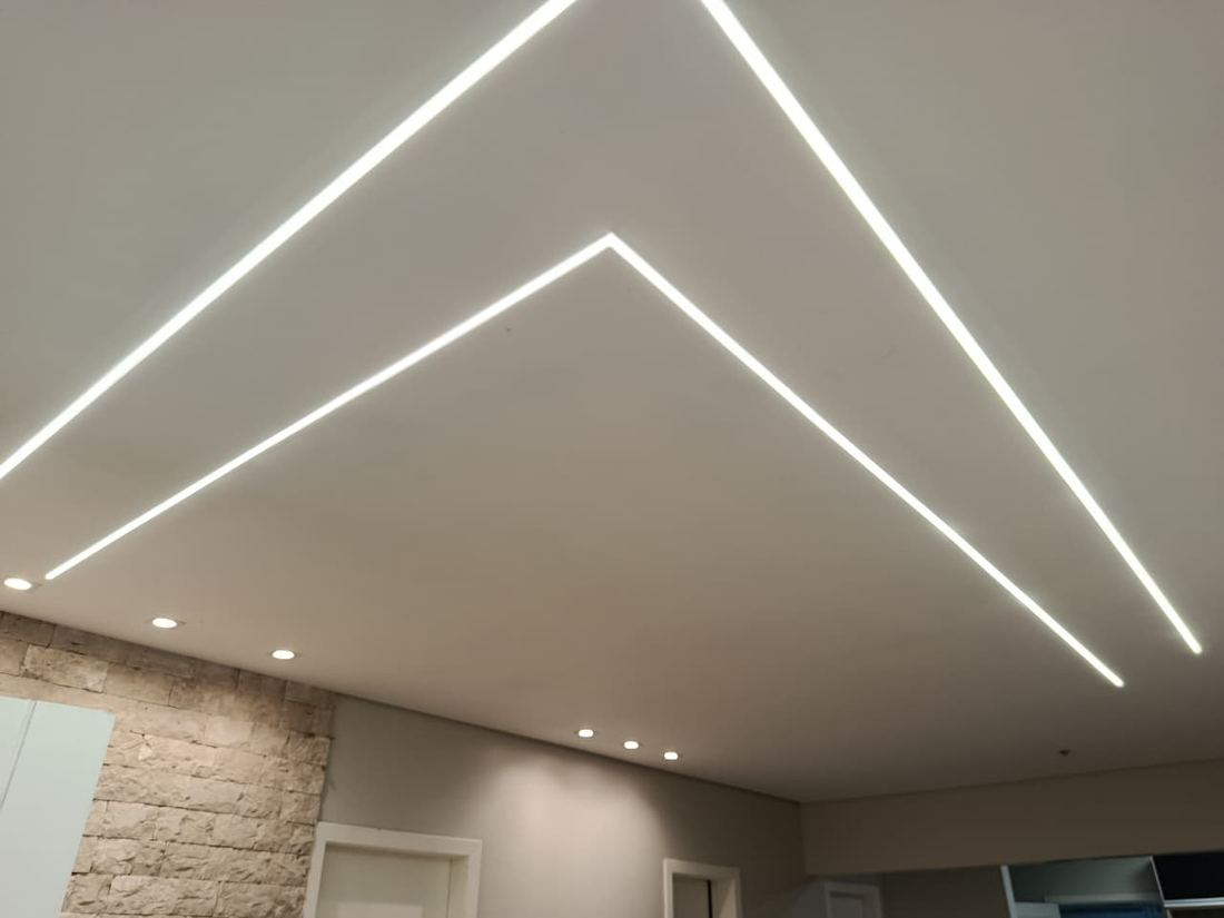 Especialista em iluminação com perfil de LED